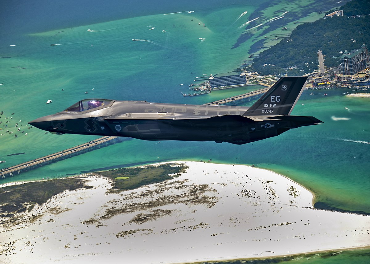 1200px-First_F-35_headed_for_USAF_service